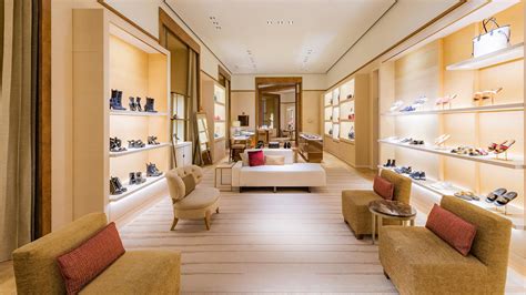 louis vuitton italian website|buying louis vuitton in milan.